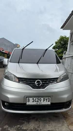 Jual bekas Nissan evalia sv, sdh pw,ps,em,sensor parking camera,peredam,lokasi di 