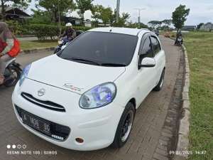 Jual bekas Nissan march 2011 MT,lokasi di 
