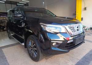 Jual bekas Nissan terra vl KM46rb 2019 pmk 2020 hitam tera 4x2 nisan suv surabaya,lokasi di 