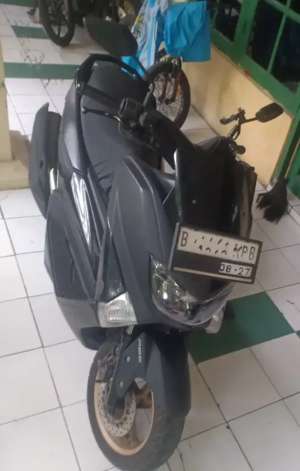 Jual bekas Nmax 2019 pajak hidup,lokasi di Bekasi Barat