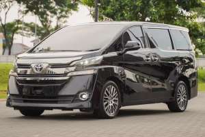 Jual bekas Nyaman Berkelas Toyota Vellfire 2.5 G ATPM 2017 alphard fortuner,lokasi di 