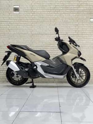 Jual bekas Odo 4rb IstimewaHonda ADV 160cc ABS 2023 White Plat Jatim-Mustika,lokasi di Sanan Kulon