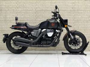 Jual bekas ODO 700 Perak Benelli Keeway V250 FI 2022 Matte Black,lokasi di Kedungkandang