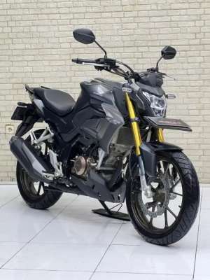 Jual bekas Odo 9rb IstimewaHonda CB150R Se 2021 N Asli Warna Favorit-Mustika,lokasi di Kepanjen