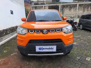 Jual bekas OLX Mobbi Suzuki S-Presso Orange 1.0 AGS Bensin-AT 2022 WIK,lokasi di 