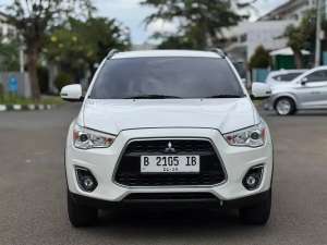 Jual bekas Outlander GLS AT 2016 Putih,lokasi di 