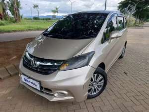 Jual bekas pajak panjang Honda Freed 1.5 E Bensin Automatic-2014 LYK,lokasi di 