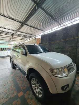 Jual bekas pajero exceed 2011 disel tangan pertama,lokasi di 