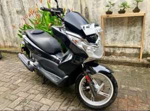 Jual bekas PCX CBU Thailand,lokasi di Pondok Gede