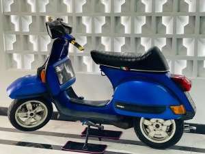 Jual bekas Piaggio vespa exlusive 2 vespa px150 px 150 exlusive 2 modif restorasi,lokasi di Sawahan