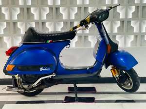 Jual bekas Piaggio vespa exlusive 2 vespa px-150 full modif restorasi vespa super,lokasi di Buduran