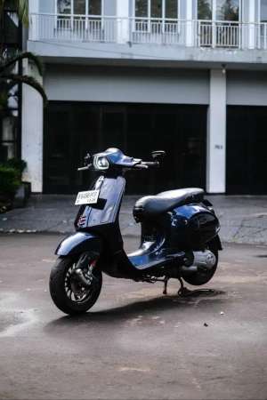 Jual bekas PIAGGIO VESPA MATIC SPRINT 150 3VIE 2014 MODIFIKASI GANS MURAH BERGARA,lokasi di Bekasi Timur