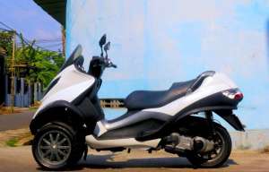 Jual bekas Piaggio Vespa metik MP3 250ei forza xmax SR GT200,lokasi di Banjarnegara