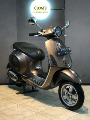 Jual bekas PIAGGIO VESPA PRIMAVERA TAHUN 2015 PAJAK HIDUP SURAT LENGKAP,lokasi di Denpasar Selatan