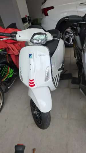 piaggio vespa sprint abs 150 2023 lokasi di Bandung Kulon, tersedia melalui melalui situs Olx