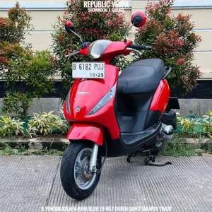 Jual bekas PIAGGIO VESPA ZIP 100CC TAHUN 2012 GOOD CONDITION,lokasi di Kemayoran