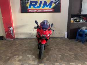 Jual bekas PROMO RAMADHAN Suzuki GSX 150 2018 Komplit Pajak OF,lokasi di Cikarang Utara