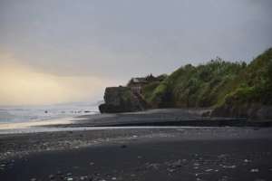 Rare Beachfront Land for Sale In Gangga Tabanan lokasi di Tabanan, tersedia melalui melalui situs Olx