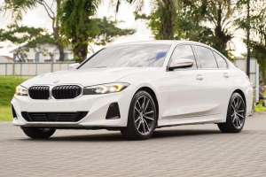 Jual bekas Rasa Baru BMW 320i Sport LCI Facelift 2023 c200 c300 520i x1,lokasi di 