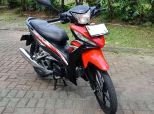 Jual bekas REVO X 2024 Mulus, B DKI, Bulan 8,lokasi di Kembangan