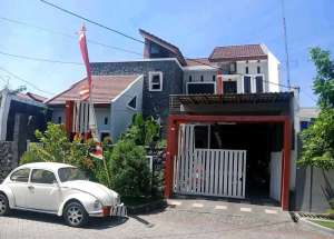 RON1044 DIJUAL RUMAH GAYUNGSARI BARAT SURABAYA lokasi di Dukuh Pakis, tersedia melalui melalui situs Olx