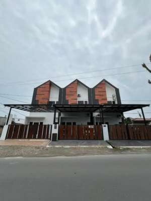 ROYAL CATALIA RUMAH INDUSTRIAL LEBAR 6X18 lokasi di Medan Sunggal, tersedia melalui melalui situs Olx
