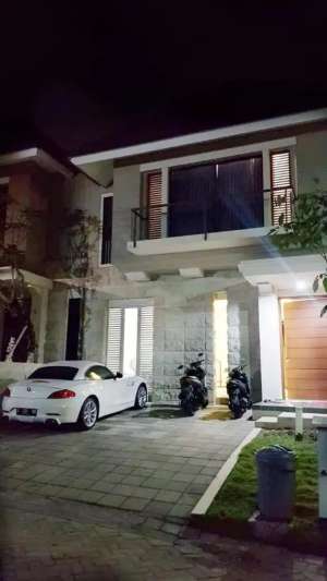 Rumah 2 lantai dg Interior Design modern 4 menit ke Pasar terdekat lokasi di Gamping, tersedia melalui melalui situs Olx