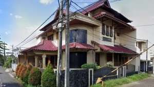 RUMAH 2 LANTAI HOOK , PAMULANG, TANGERANG SELATAN lokasi di Pamulang, tersedia melalui melalui situs Olx