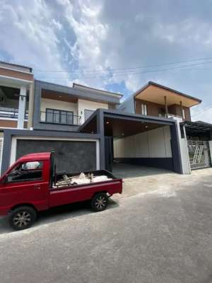 Rumah 2 Lantai Luxury Pool Villa Full Furnish 15 Menit Ke Amplaz lokasi di Depok, tersedia melalui melalui situs Olx