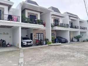 Rumah 2 Lantai Model Eropa Di Cimanggis Depok Dkt Tol Cijago lokasi di Cibubur, tersedia melalui melalui situs Olx