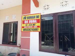 RUMAH 224M GENTAN BEBAS BANJIR JUAL CEPAT lokasi di Pajang, tersedia melalui melalui situs Olx