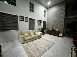 RUMAH BAGUS MEWAH HALAMAN BELAKANG LUAS DI TAMAN BRAWIJAYA KARAWACI lokasi di Karawaci, tersedia melalui melalui situs Olx