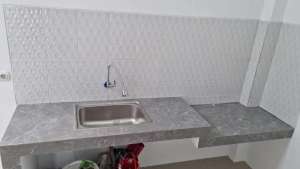 Rumah Baru 3 Kamar Tidur Dalam Perumahan Dekat Stasiun. Kab Bogor lokasi di Cibinong, tersedia melalui melalui situs Olx