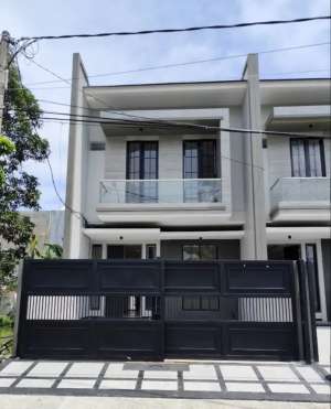 Rumah Baru GressDharmahusada Indah dekat Galaxy Mall lokasi di Gubeng, tersedia melalui melalui situs Olx