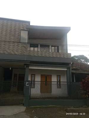 Rumah baru renovasi, kokoh, bebas banjir, akses piggir jalan raya lokasi di Tarogong Kaler, tersedia melalui melalui situs Olx