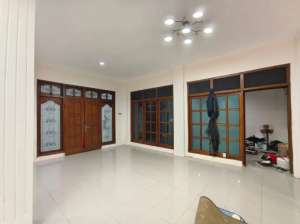 Rumah Besar Mewah Furnished REWWIN Waru Sidoarjo lokasi di Waru, tersedia melalui melalui situs Olx