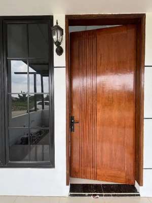 RUMAH DALAM KOMPLEK DIJOHOR lokasi di Medan Johor, tersedia melalui melalui situs Olx