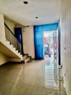 Rumah Dekat Akses Tol, Sekolah dan Kuliner di Green Lake City lokasi di Cipondoh, tersedia melalui melalui situs Olx