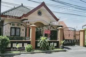 Rumah Dekat Kampus Brawijaya Malang Bagus Untuk Investasi Kost lokasi di Lowokwaru, tersedia melalui melalui situs Olx