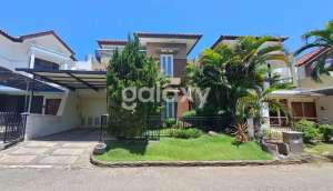 Rumah Dharmahusada Regency. Bangunan 2 Lantai Istimewa. lokasi di Gubeng, tersedia melalui melalui situs Olx