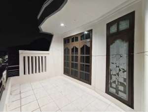 RUMAH DI JUAL DI REWWIN WARU SIDOARJO lokasi di Waru, tersedia melalui melalui situs Olx