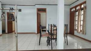 Rumah Di Sangihe Cideng lokasi di Menteng, tersedia melalui melalui situs Olx