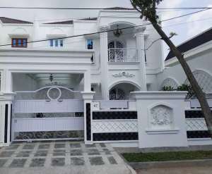 RUMAH ELIT DEKAT BOLU NAPOLEON WAHID HASYIM MEDAN BARU 7X27M2 4KTIDUR lokasi di Medan Baru, tersedia melalui melalui situs Olx