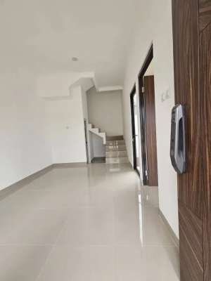 Rumah Etnic Bali Modern 2 Lantai Pinggir Jalan Bhakti Abri Depok lokasi di Cimanggis, tersedia melalui melalui situs Olx