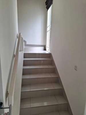 Rumah Full Furnish 2 Lantai JUAL HARGA CEPAT dlm Cluster Daru Suvarna lokasi di Cikupa, tersedia melalui melalui situs Olx