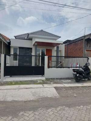 RUMAH GRESS SIAP HUNI MASANGAN KULON SIDOARJO lokasi di Sukodono, tersedia melalui melalui situs Olx