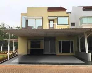 Rumah hoek 2lt 212m 3KT di Cluster Cassia JGC Jakarta Garden City lokasi di Cakung, tersedia melalui melalui situs Olx