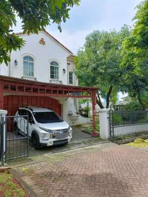 Rumah Hook 2 Lantai LIPPO KARAWACI Imam Bonjol lokasi di Karawaci, tersedia melalui melalui situs Olx