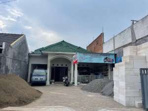 Rumah Husus Pensiunan Sangat Bonus Toko Dan Bahan Bangunan lokasi di Lowokwaru, tersedia melalui melalui situs Olx