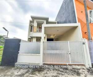 Rumah Jl Kaliurang Km 8, Dekat Pogung, UGM, Jl Damai, Ringroad lokasi di Godean, tersedia melalui melalui situs Olx